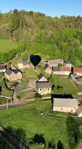 Montgolfiere Volcans Montgolfiere A Puy De Dome Montgofliere Paysages A Couper Le Souffle