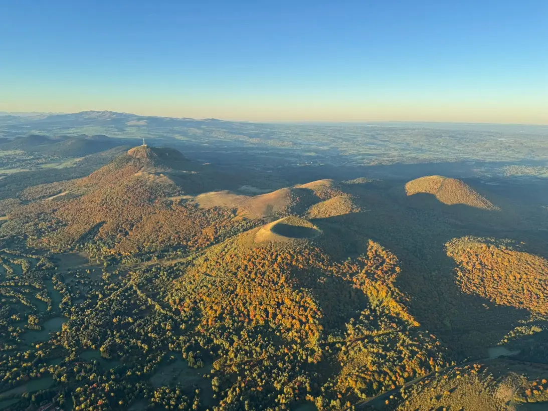 Montgolfiere Volcans Montgolfiere A Puy De Dome Vol Montgolfiere Souvenir103