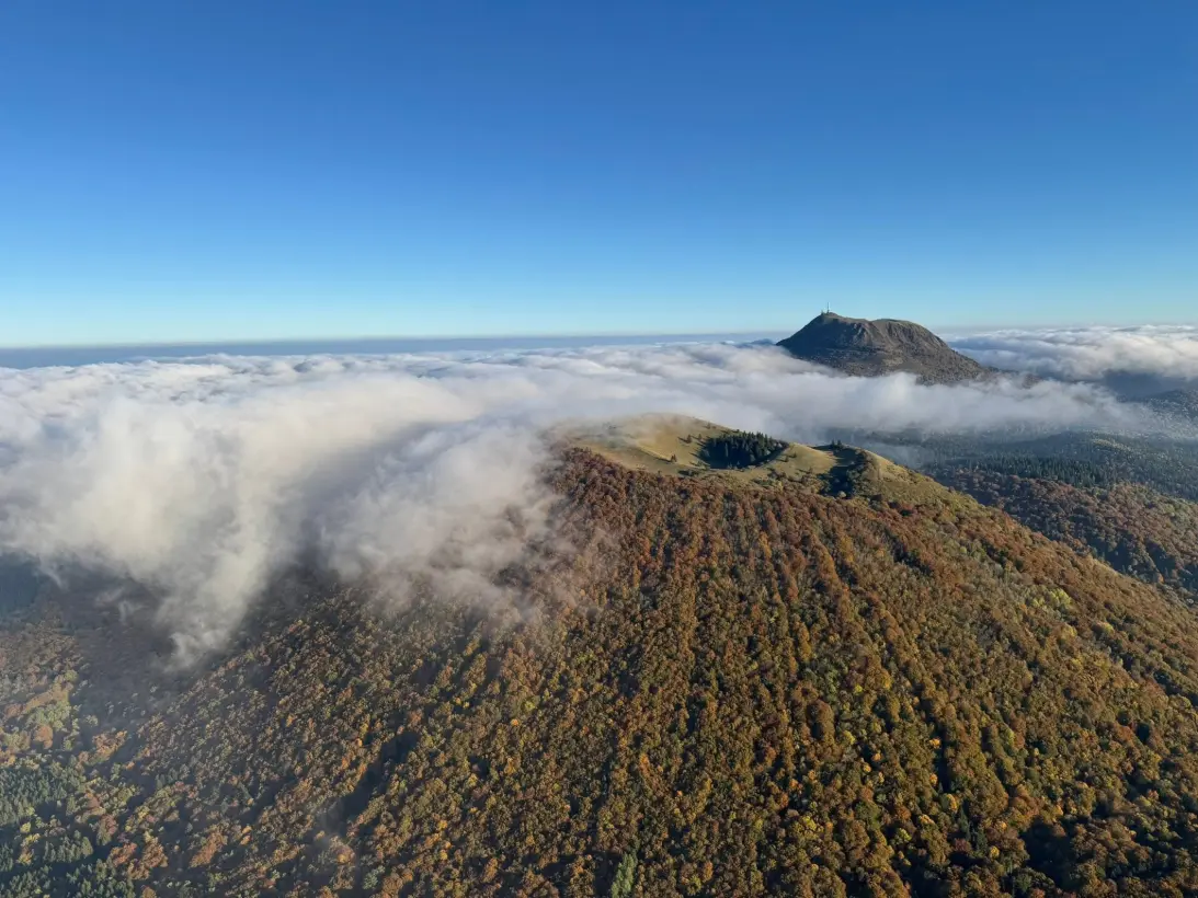 Montgolfiere Volcans Montgolfiere A Puy De Dome Vol Montgolfiere Souvenir106