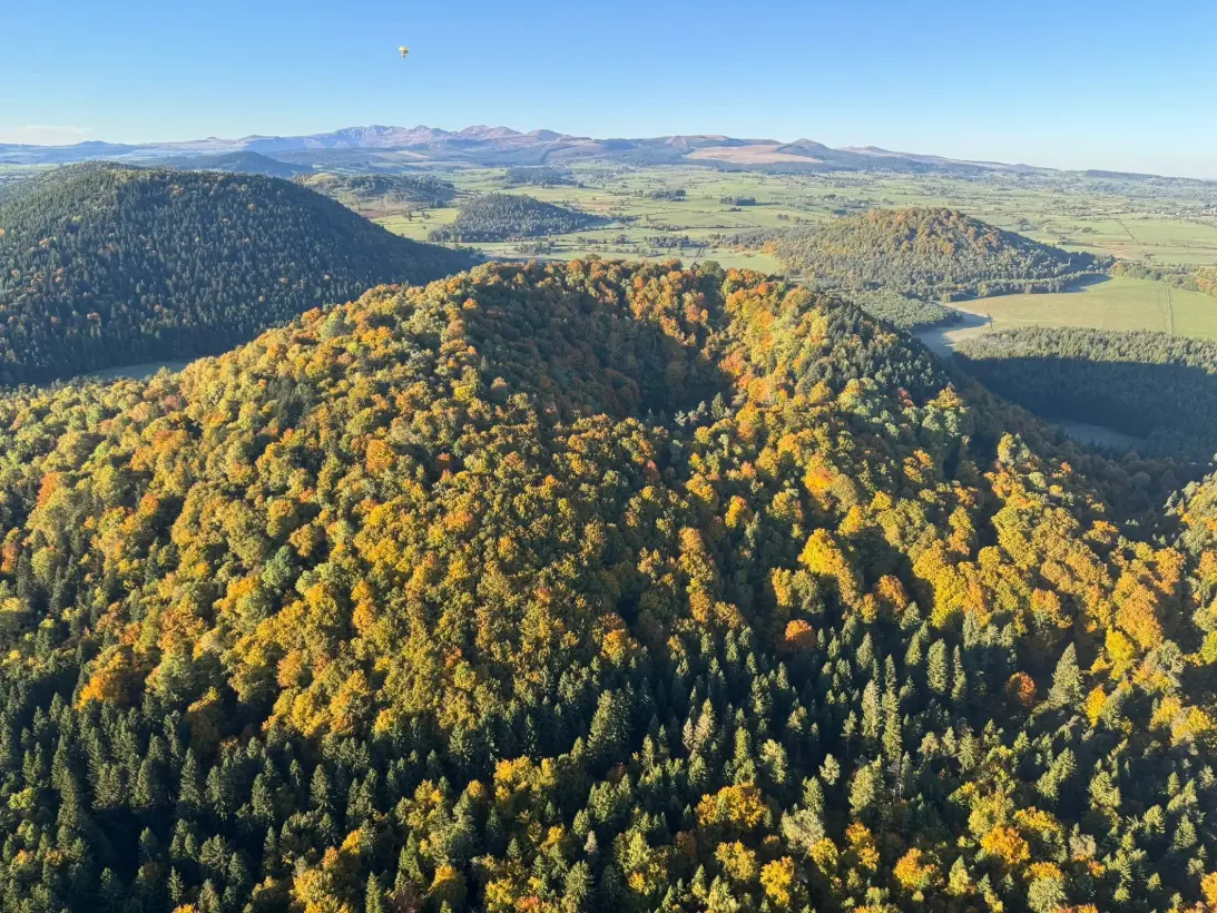 Montgolfiere Volcans Montgolfiere A Puy De Dome Vol Montgolfiere Souvenir108