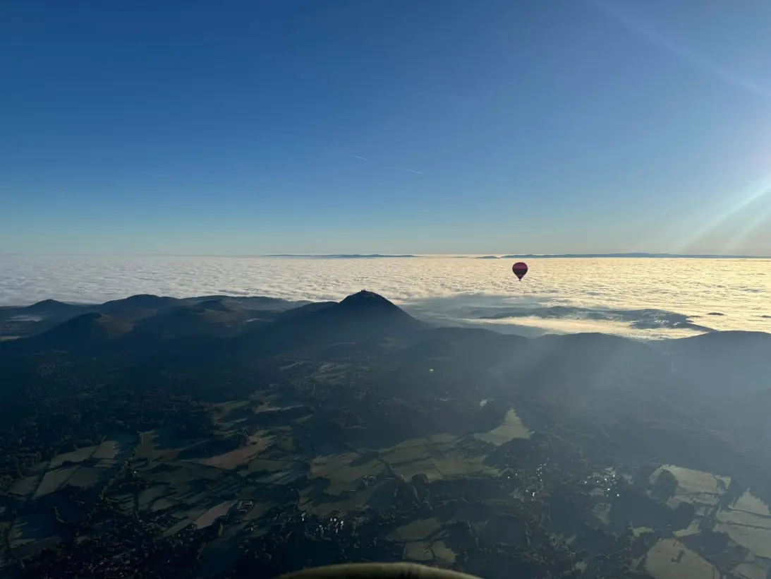 Montgolfiere Volcans Montgolfiere A Puy De Dome Vol Montgolfiere Souvenir110