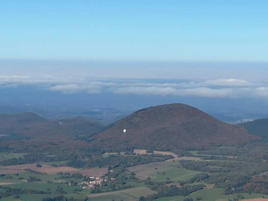 Montgolfiere Volcans Montgolfiere A Puy De Dome Vol Montgolfiere Souvenir115