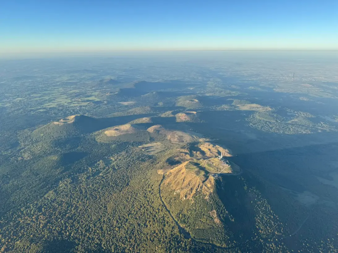 Montgolfiere Volcans Montgolfiere A Puy De Dome Vol Montgolfiere Souvenir125