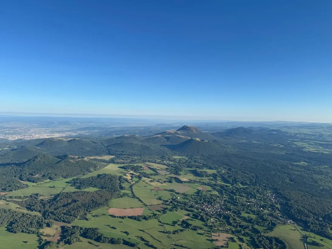 Montgolfiere Volcans Montgolfiere A Puy De Dome Vol Montgolfiere Souvenir130