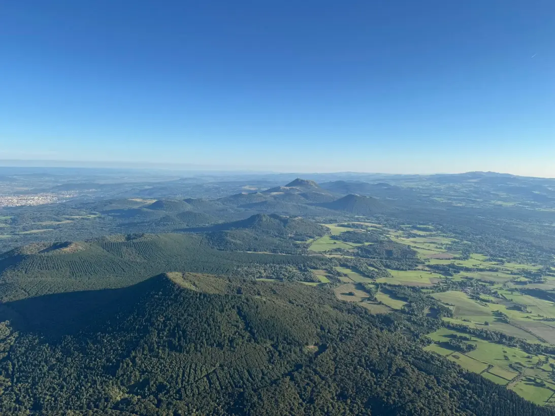 Montgolfiere Volcans Montgolfiere A Puy De Dome Vol Montgolfiere Souvenir131