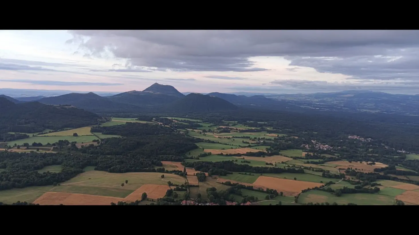 Montgolfiere Volcans Montgolfiere A Puy De Dome Vol Montgolfiere Souvenir169