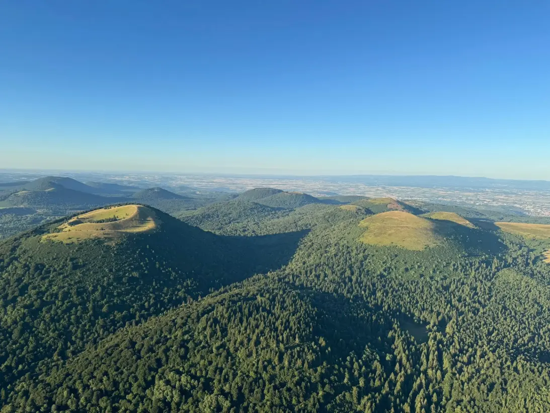 Montgolfiere Volcans Montgolfiere A Puy De Dome Vol Montgolfiere Souvenir174