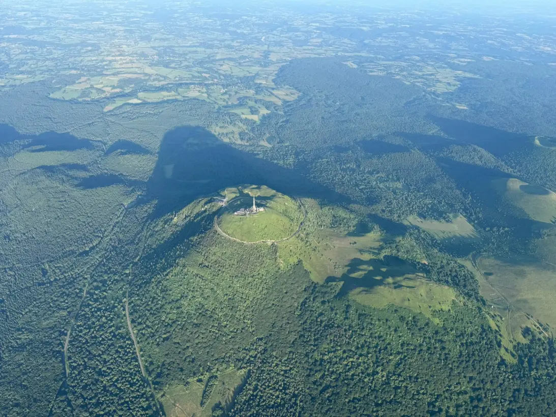 Montgolfiere Volcans Montgolfiere A Puy De Dome Vol Montgolfiere Souvenir186