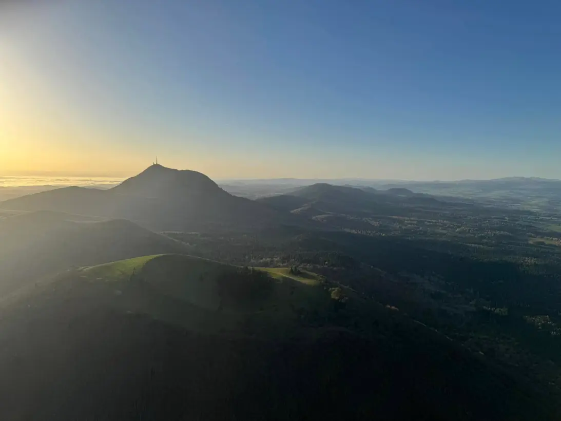 Montgolfiere Volcans Montgolfiere A Puy De Dome Vol Montgolfiere Souvenir215