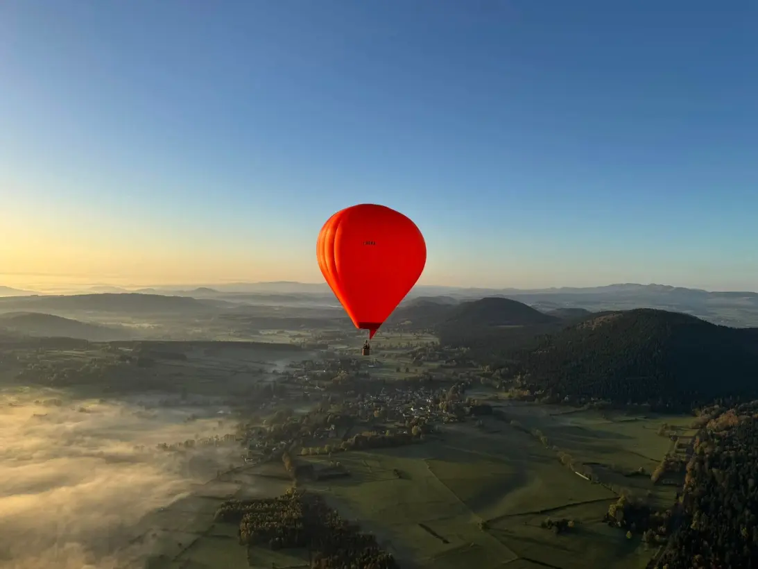 Montgolfiere Volcans Montgolfiere A Puy De Dome Vol Montgolfiere Souvenir226