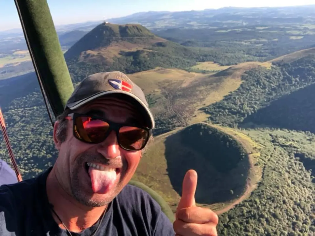 Montgolfiere Volcans Montgolfiere A Puy De Dome Vol Montgolfiere Souvenir24