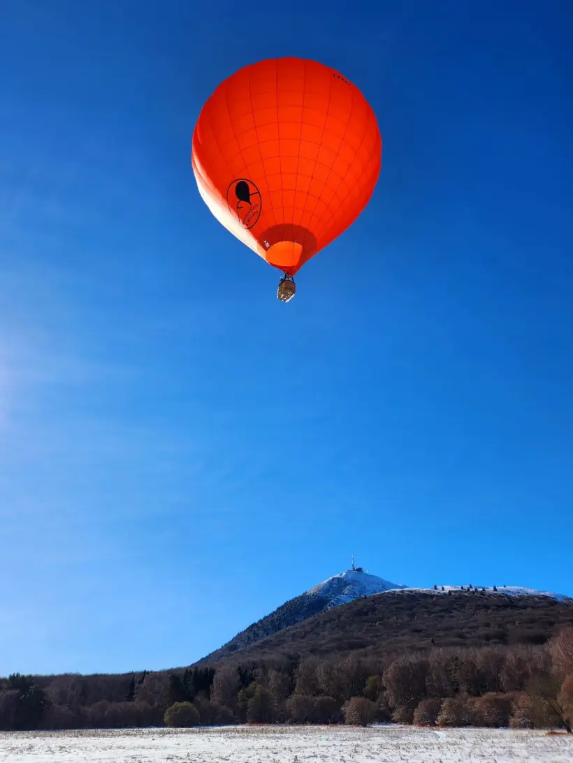 Montgolfiere Volcans Montgolfiere A Puy De Dome Vol Montgolfiere Souvenir77